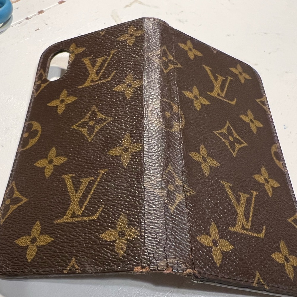 Louis Vuitton iPhone X/XS Folio - Picture 3 of 9